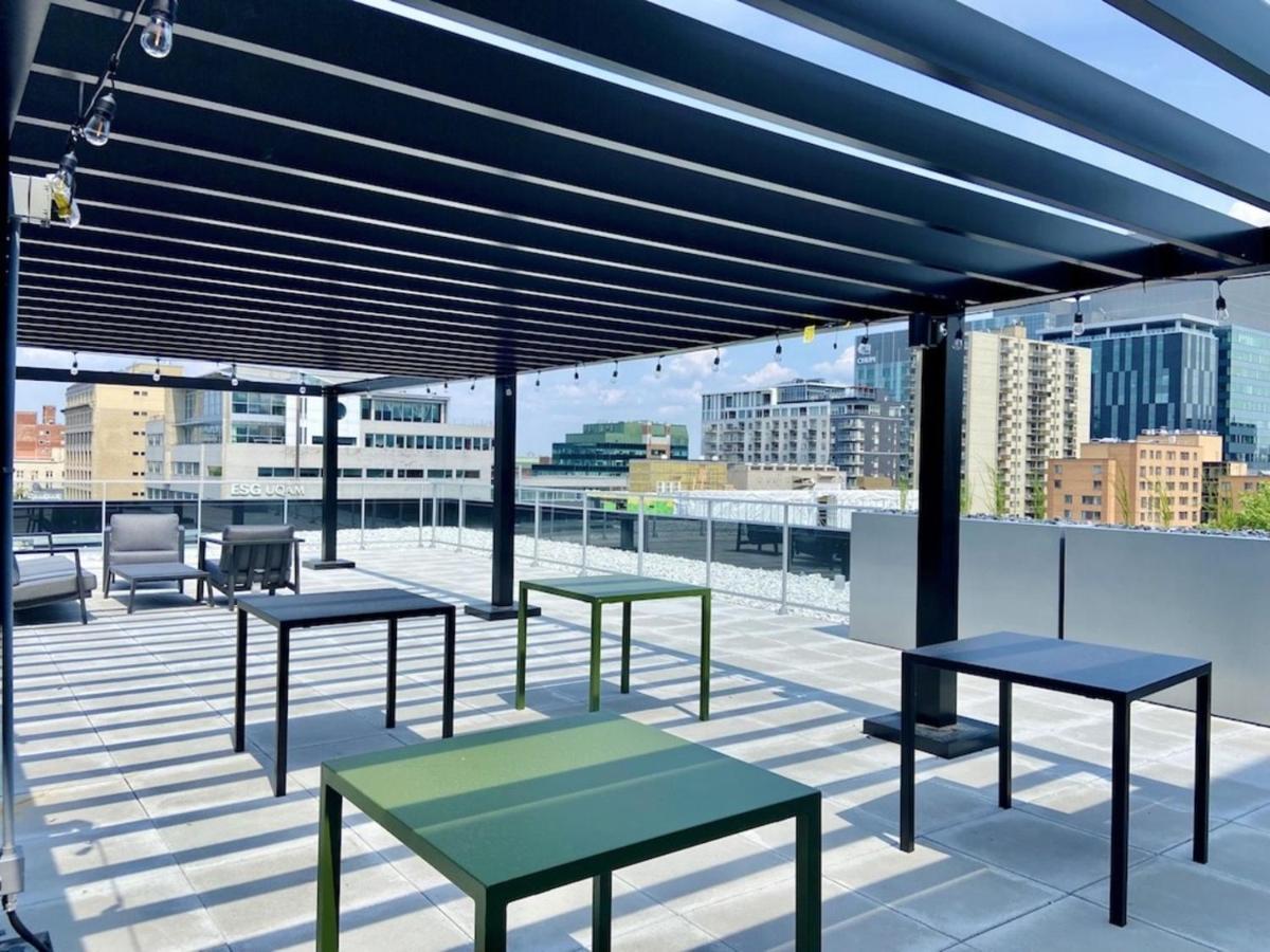 Appartement Condo Avec Terrasse Privee Dans Le Quartier Des Spectacles Montréal Eksteriør bilde